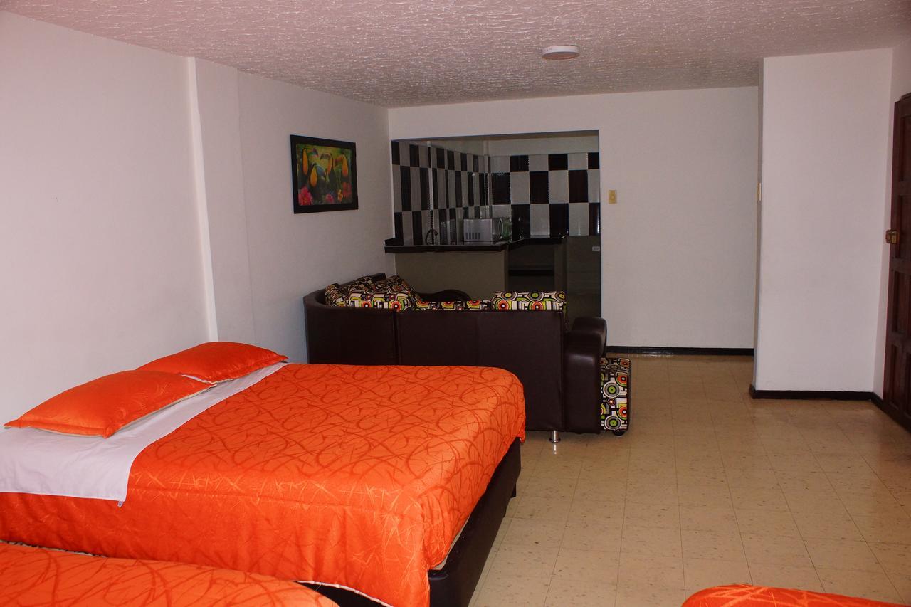 איפיאלס Hotel Dinnar מראה חיצוני תמונה