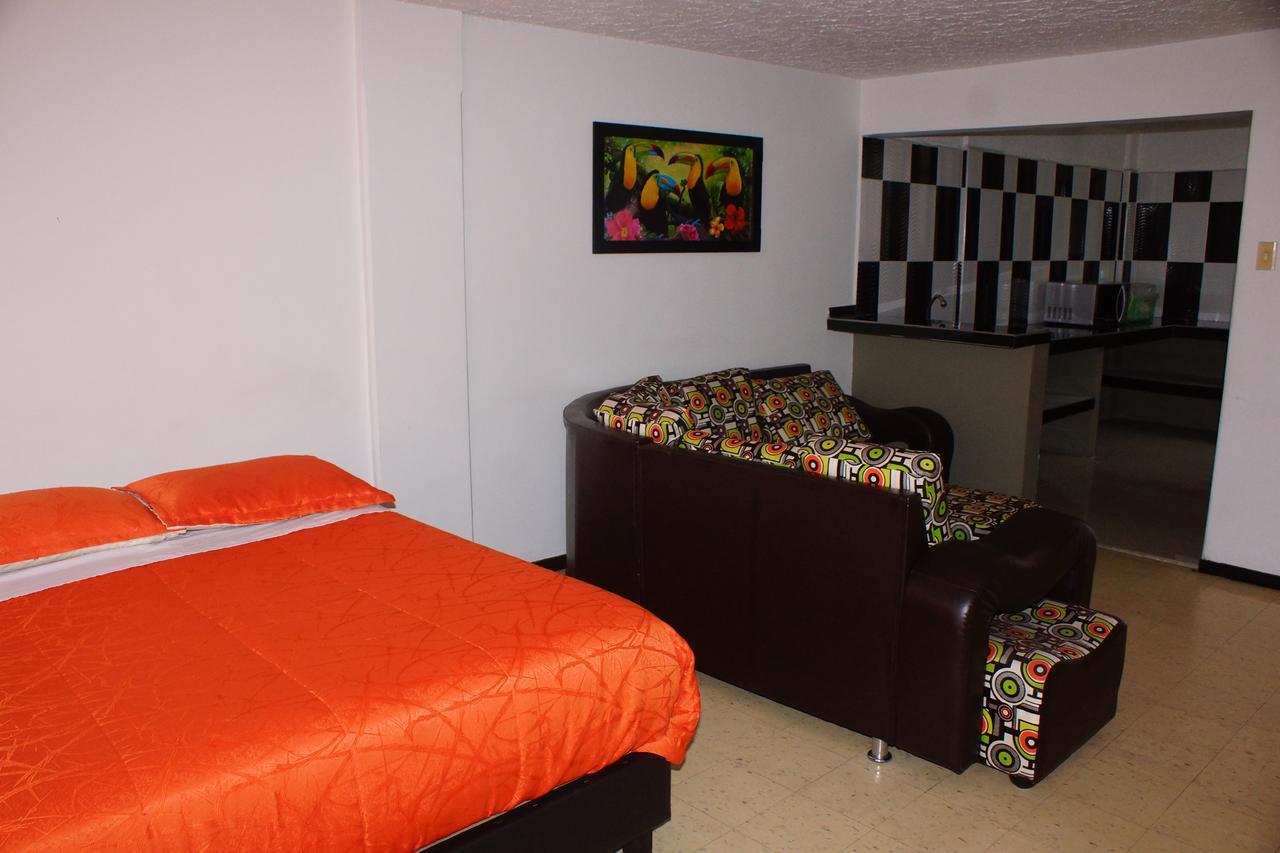 איפיאלס Hotel Dinnar מראה חיצוני תמונה